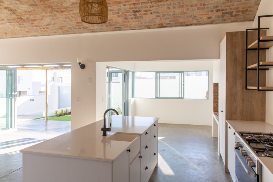 To Let 3 Bedroom Property for Rent in Paradise Beach Western Cape